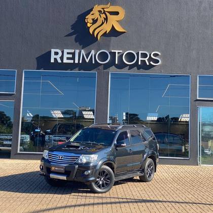 TOYOTA HILUX SW4 3.0 SRV 4X4 7 LUGARES 16V TURBO INTERCOOLER DIESEL 4P AUTOMÁTICO